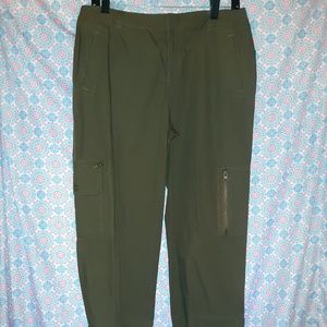 Chaps Women's Capri's NWT Size 6 Brown